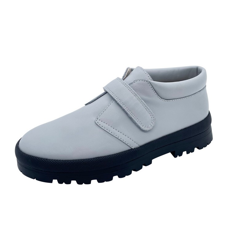 Anti-slip leather shoes