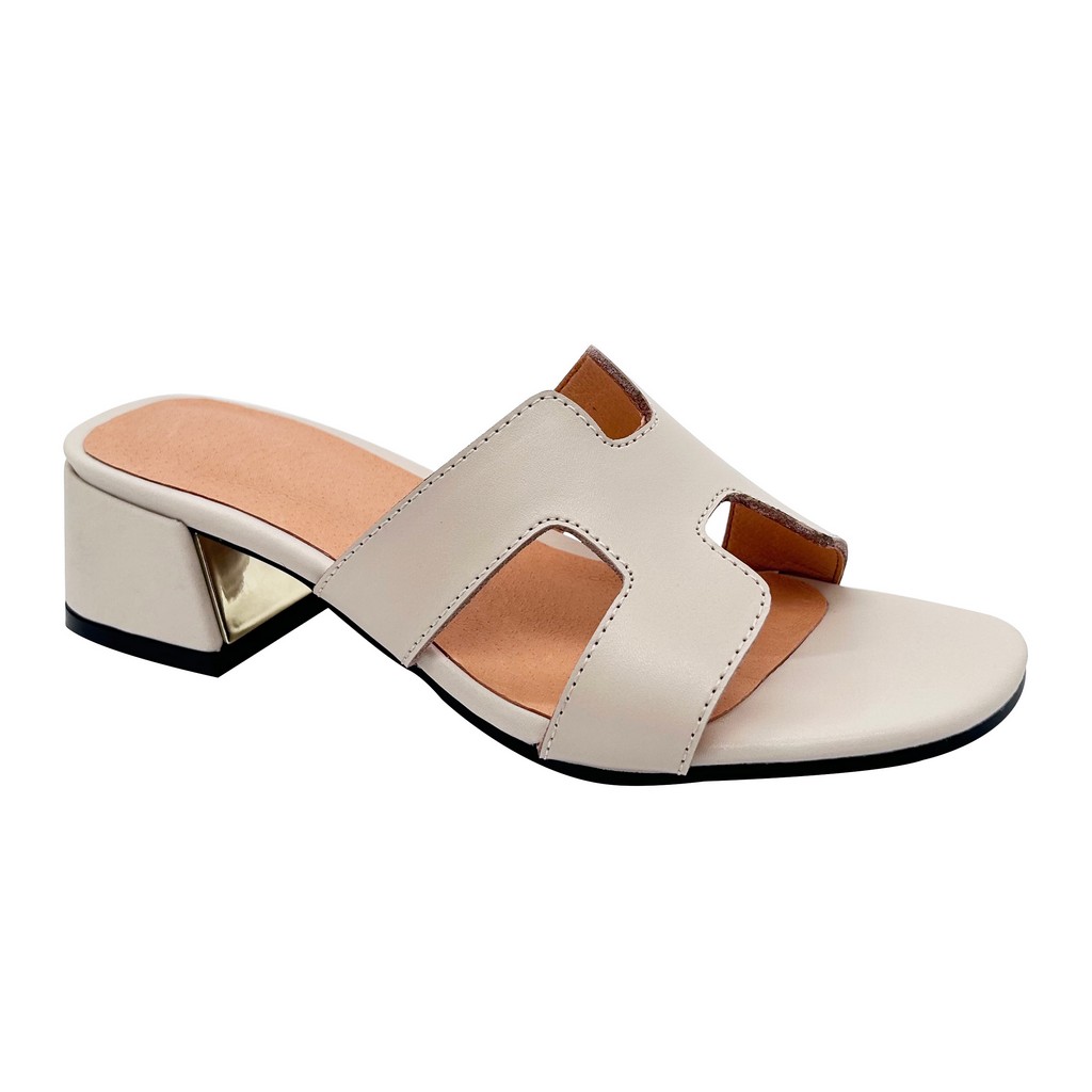 Leather sandals with heels